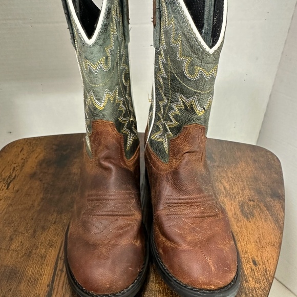 Kids size 1 Cowboy Boots - Picture 1 of 5